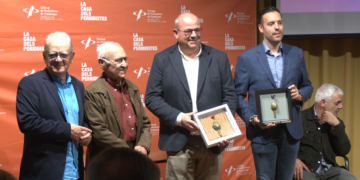 Els periodistes ebrencs atorguen el Micro Daurat als companys valencians que van cobrir la dana