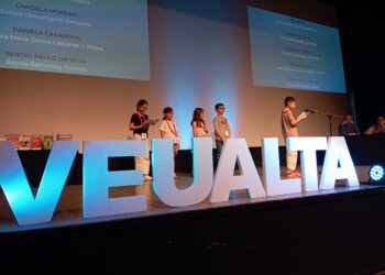 Una trentena d’alumnes de les Terres de l’Ebre pugen a l’escenari pel foment de la lectura en veu alta