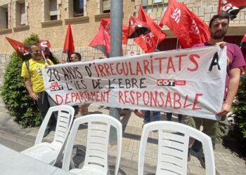 Els sindicats exigeixen responsabilitats al Departament d’Educació pel cas de l’Institut de l’Ebre