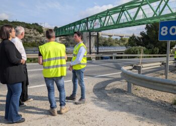 La Via Verda creua l’AP-7 i la C-12 amb una nova passarel·la a Amposta