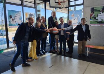 Fernando Romay anima a reinventar-se en el món laboral en la Fira d’Ocupació 45+