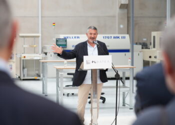 El conseller Sàmper remarca que el desplegament dels fons nuclears permetran recuperar talent al territori