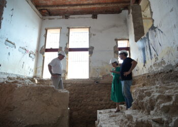 La rehabilitació de les cases del castell d’Amposta revela la ‘magnitud’ de la fortalesa