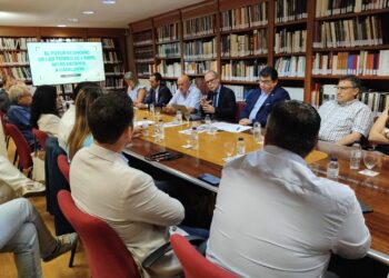 Cruset (Junts) manté l’oposició a la reducció de la jornada laboral davant l’empresariat ebrenc