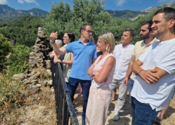 Els municipis afectats per l’incendi de Paüls inventarien al costat dels veïns els danys per activar ajuts 