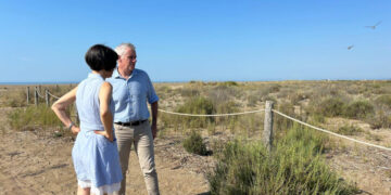 Agents cívics informaran de la normativa de preservació i d’aparcament a la platja de l’Eucaliptus d’Amposta