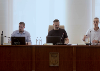 Tensió al ple d’Alcanar de revocació del càrrec a la regidora Ulldemolins