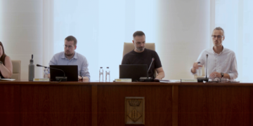 Tensió al ple d’Alcanar de revocació del càrrec a la regidora Ulldemolins