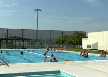 La gratuïtat de la piscina del WIN Jesús per l’onada de calor incrementa els usuaris