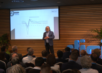 L’economista Niño-Becerra alerta d’una ‘evolució distanciada’ entre les quatre comarques de l’Ebre