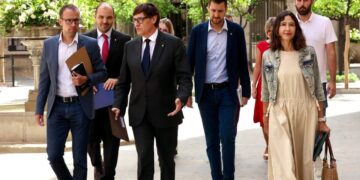 Salvador Illa recull les demandes dels alcaldes del Baix Ebre afectats per l’incendi