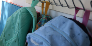 Arrenca el curs escolar amb menys alumnes, més professorat i sense mòbils a les aules