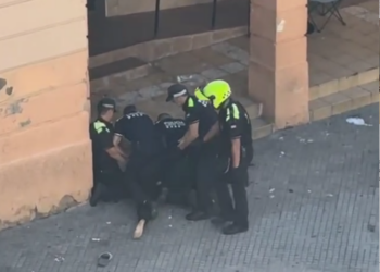 Detingut per resistència a l’autoritat el cosí d’un motorista de Tortosa que ha fugit de la Policia Local