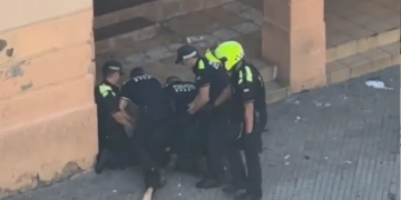 Detingut per resistència a l’autoritat el cosí d’un motorista de Tortosa que ha fugit de la Policia Local