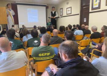 Una trentena de professionals analitzen els reptes en l’extinció dels grans incendis a l’Ebre després del foc de Paüls