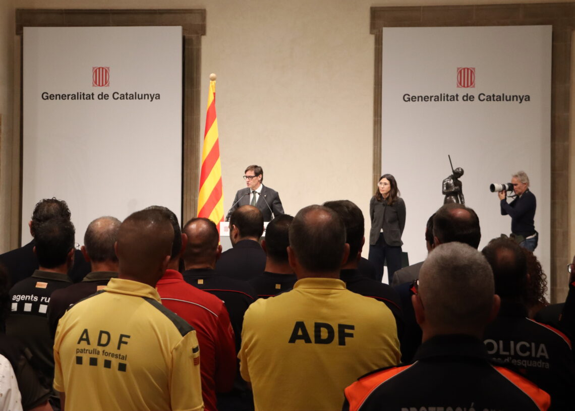 El president Illa agraeix als cossos d’emergència la tasca als aiguats de l’Ebre i defensa el model davant situacions de risc