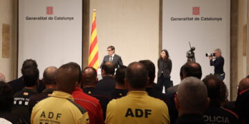 El president Illa agraeix als cossos d’emergència la tasca als aiguats de l’Ebre i defensa el model davant situacions de risc