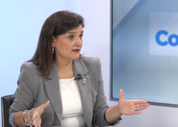 La diputada Elisa Vedrina (PP) defensa la vinculació d’immigració i treball per garantir una gestió ordenada