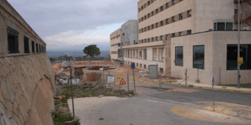 La Plataforma per un Nou Hospital a l’Ebre celebra la represa de les obres al Verge de la Cinta però reclama no aturar el nou centre