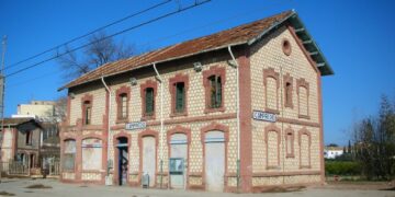 No deixem caure l’estació de Campredó, un patrimoni per al poble que mereix mantindre’s dempeus