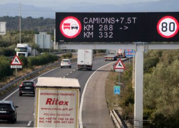 En marxa la limitació de velocitat a l’AP-7 entre Calafat i Amposta: camions a 80 i turismes a 100 km/h