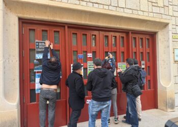 Els docents reclamen millores salarials i menys ràtios en l’inici de la negociació amb Educació