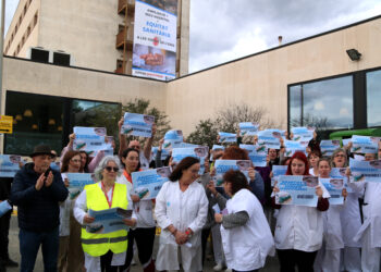 El personal de l’Hospital Verge de la Cinta atura les concentracions dels dimarts amb la represa de les obres d’ampliació