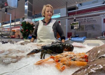 Els mercats divideixen les vendes de fi d’any entre productes frescos i plats cuinats