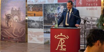 El conseller Ordeig, present a la Gala Taurina, reforça el suport del Govern amb els bous