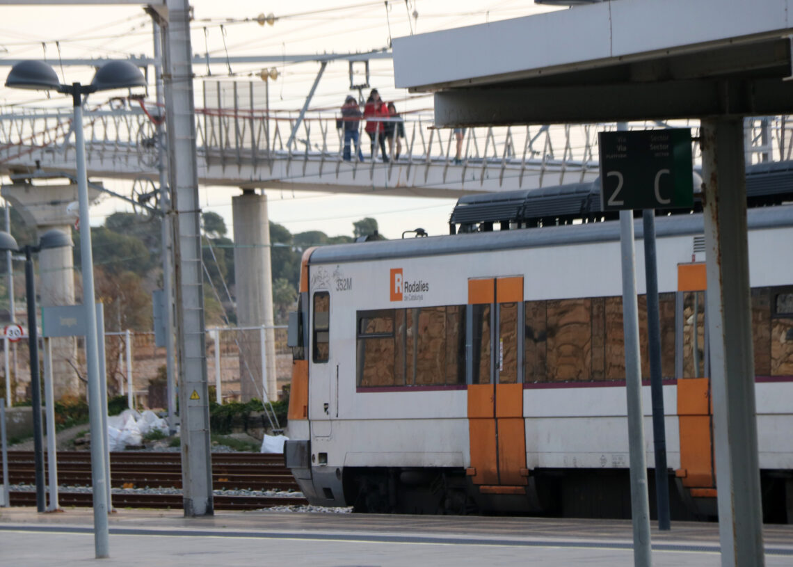 Rodalies intenta tornar a rodar després d’una matinada d’incidències al sistema de control d’Adif