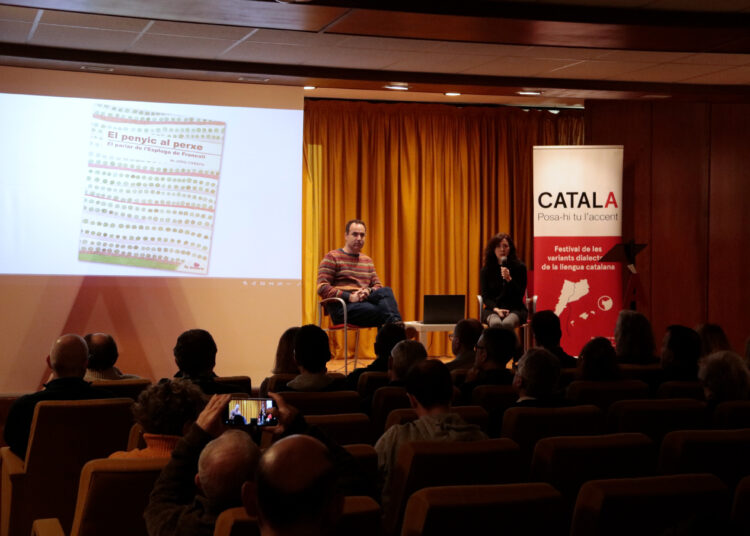‘Posa-hi tu l’accent’ naix com a lobby cultural per defensar la diversitat dialectal del català