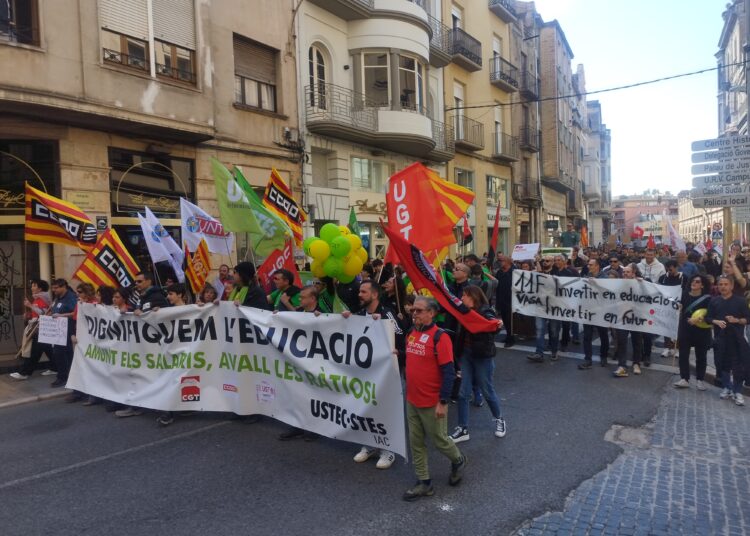 Els sindicats d’Educació surten al carrer per reclamar millores laborals i salarials