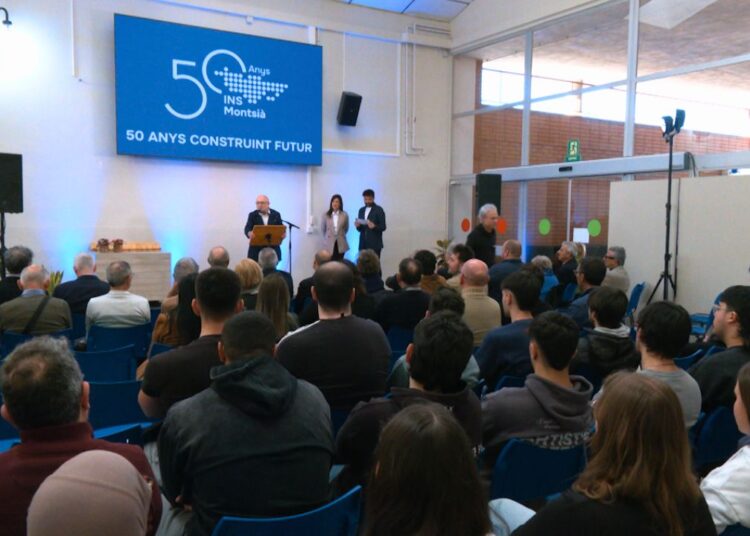 L’Institut Montsià d’Amposta celebra els 50 anys amb una jornada emotiva de record i agraïment