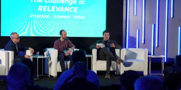 L’empresa tortosina DCLED porta el potencial creatiu de la tecnologia LED a l’ISE de Barcelona