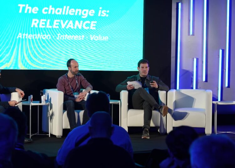 L’empresa tortosina DCLED porta el potencial creatiu de la tecnologia LED a l’ISE de Barcelona