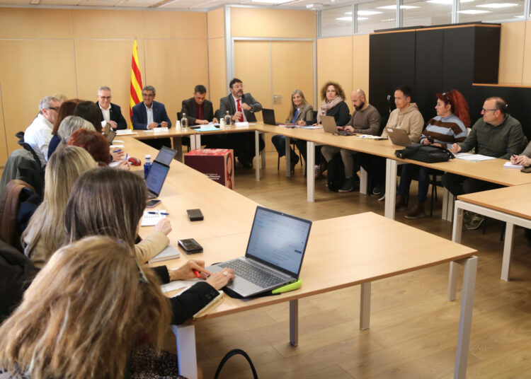 Educació defensa l’“Acord de país per l’educació” pactat amb CCOO i UGT enmig de crítiques i mobilitzacions