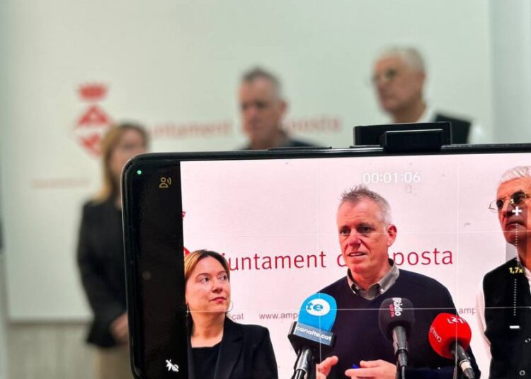 Amposta tanca el 2025 amb superàvit i reforça la seua salut financera amb més inversió i menys deute