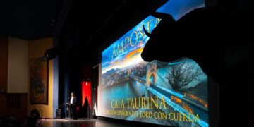 Amposta dona el tret de sortida al Congrés Nacional del Bou de Corda amb una gala multitudinària