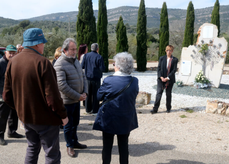 Freginals recorda les víctimes de l’accident de l’AP-7 deu anys després
