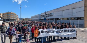 Protesta ciutadana per exigir el retorn de l’helicòpter medicalitzat del SEM a Móra d’Ebre