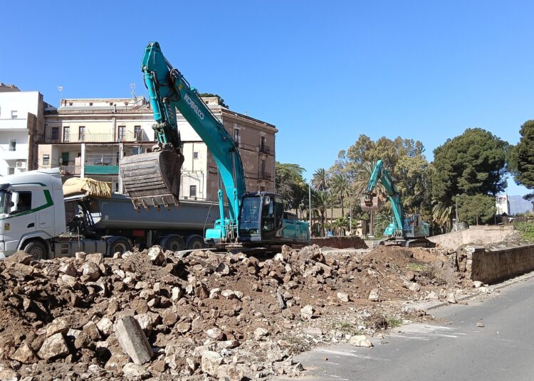 Tortosa es transforma amb la retirada del talús de l’antic pont del tren