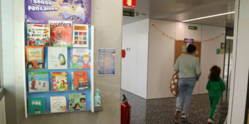 El CAP de Roquetes crea ‘Espais sense pantalles’ per fomentar la lectura i reduir l’ús de mòbils entre infants