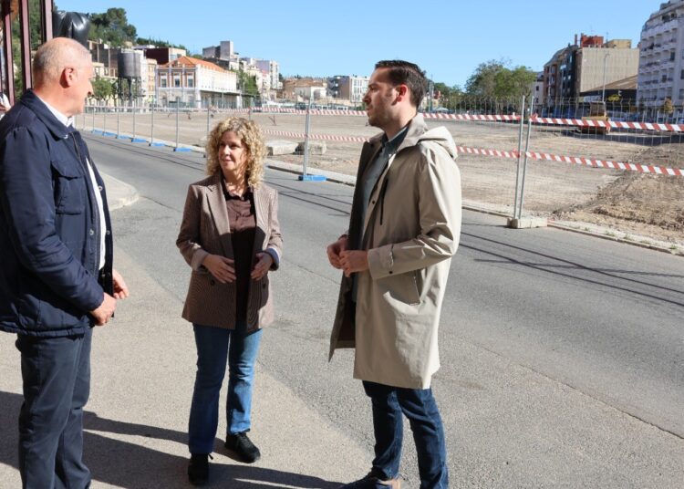 Junts per Tortosa critica la manca de concreció del govern municipal sobre el segon aparcament als terrenys d’Adif