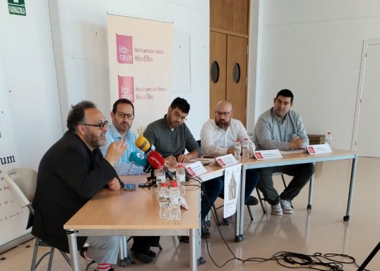 Litterarum s’expandeix i porta els espectacles literaris a Morella, Calaceit i Reus