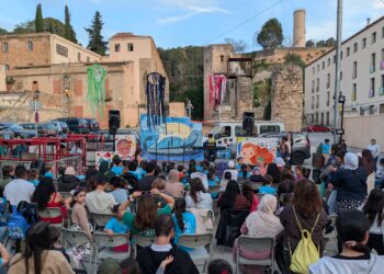 Artxibarri omple el Rastre de Tortosa amb cultura, convivència i fantasia