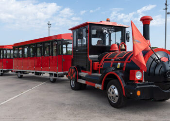 El tren turístic de Tortosa s’exposa a Expoebre coincidint amb el centenari del Carrilet