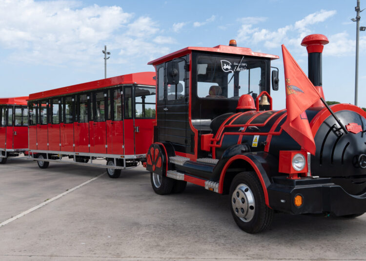 El tren turístic de Tortosa s’exposa a Expoebre coincidint amb el centenari del Carrilet