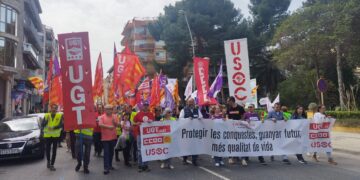 El Primer de Maig torna als carrers de Tortosa amb crítiques a la precarietat laboral i l’habitatge