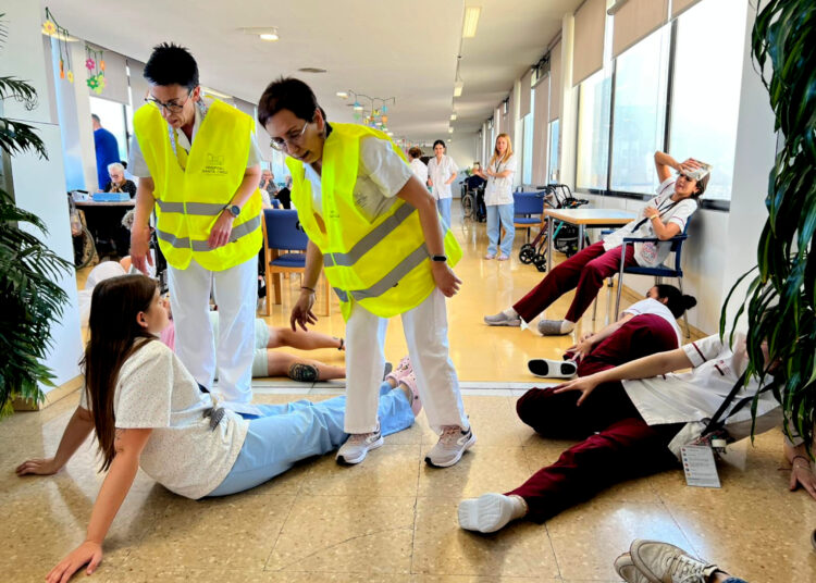 L’Hospital de Jesús posa a prova el pla d’emergència amb un simulacre d’incendi