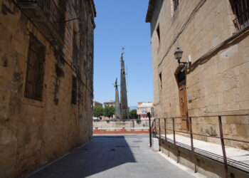 La justícia aixeca la paralització de la retirada del monument franquista de Tortosa